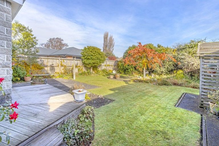 Photo of property in 25 Grimseys Road, Redwood, Christchurch, 8051