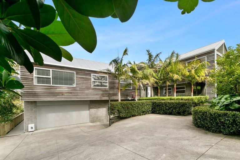 Photo of property in 91 Paynters Avenue, Strandon, New Plymouth, 4312