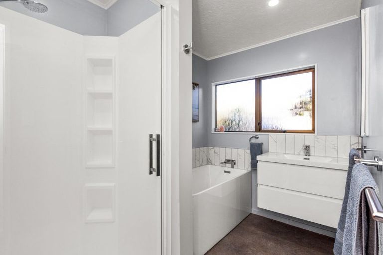 Photo of property in 21 Townshend Crescent, Greenmeadows, Napier, 4112