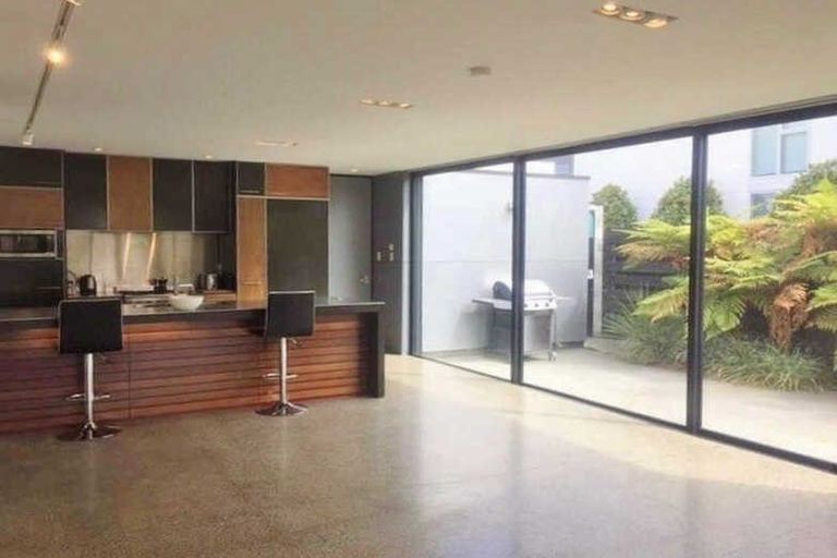 Photo of property in 1 Millbank Lane, Merivale, Christchurch, 8014