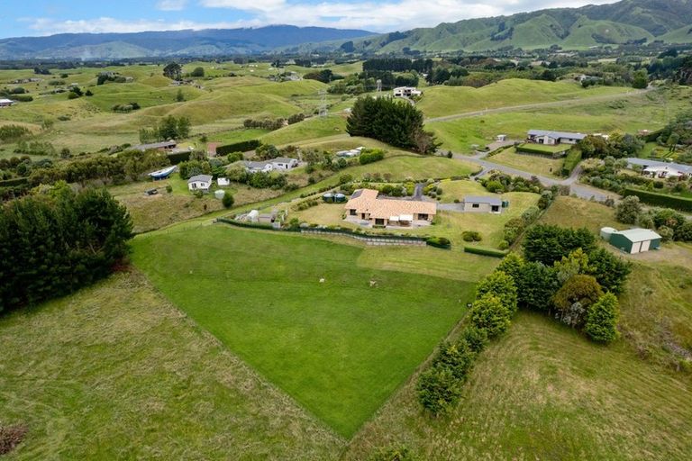 Photo of property in 12 Waitaheke Road, Te Horo, Otaki, 5581