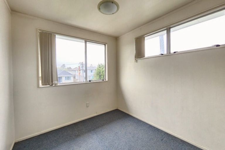 Photo of property in 5 Alan Avenue, Henderson, Auckland, 0610