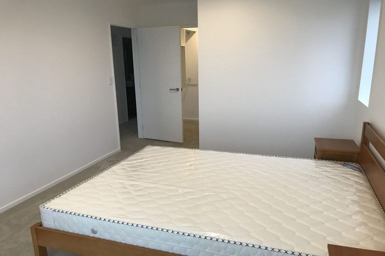 Photo of property in Apollo Apartments, 201/46 Rosedale Road, Rosedale, Auckland, 0632