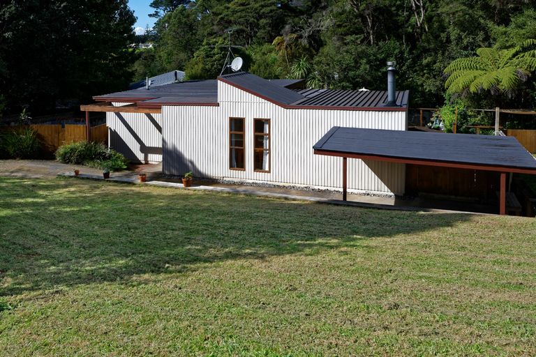 Photo of property in 13 Karapiti Place, Glen Eden, Auckland, 0602