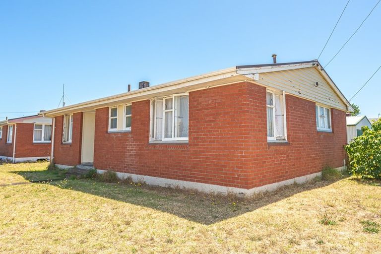 Photo of property in 15 Matipo Street, Castlecliff, Whanganui, 4501