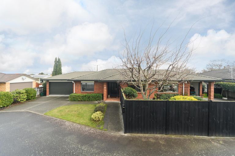 Photo of property in 4 Mckenzie Court, Terrace End, Palmerston North, 4410