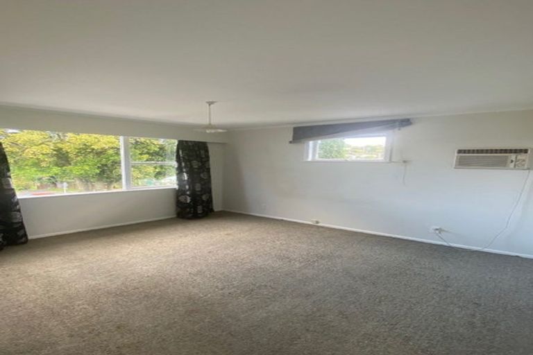 Photo of property in 16 Bentley Avenue, Glenfield, Auckland, 0629