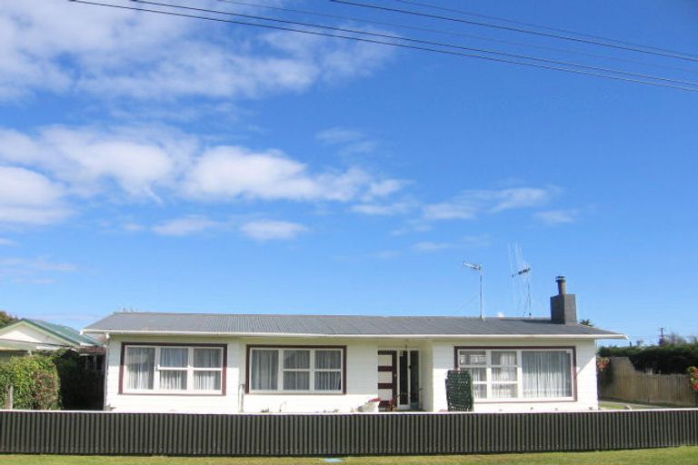 Photo of property in 30 Edinburgh Terrace, Foxton Beach, Foxton, 4815