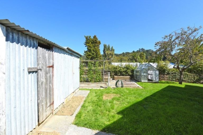 Photo of property in 414 Stokes Valley Road, Stokes Valley, Lower Hutt, 5019
