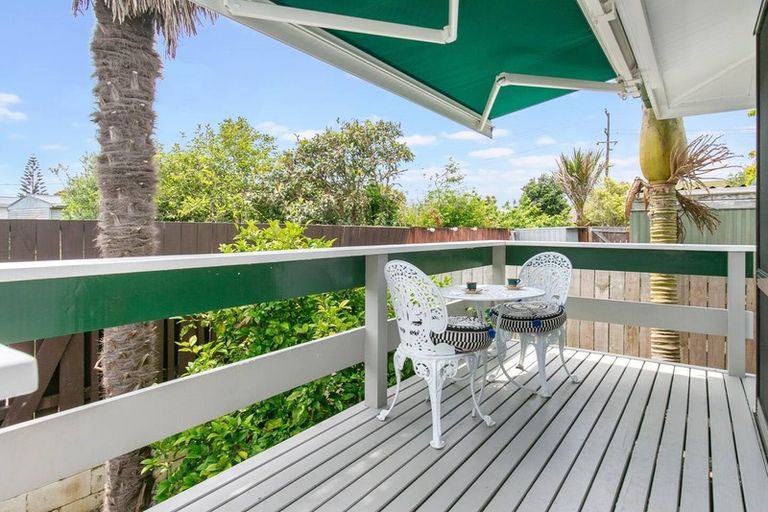 Photo of property in 3 Waterlea Avenue, Mangere Bridge, Auckland, 2022