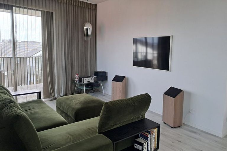 Photo of property in 4/85 Bomb Point Drive, Hobsonville, Auckland, 0616