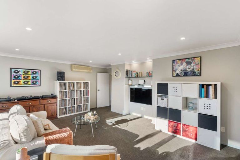 Photo of property in 40 Titirangi Crescent, Parklands, Christchurch, 8083