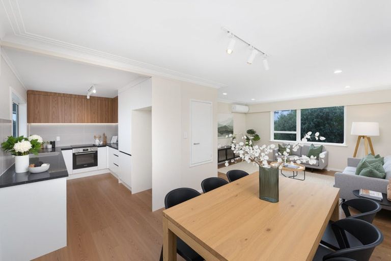 Photo of property in 34 Cyclarama Crescent, Massey, Auckland, 0614