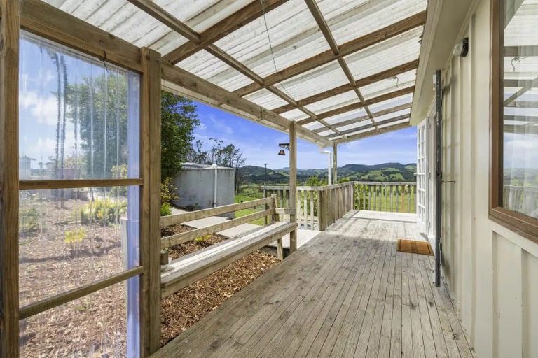 Photo of property in 158 Waiteitei Road, Wellsford, 0974