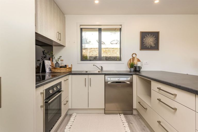 Photo of property in 202 Centaurus Road, Saint Martins, Christchurch, 8022