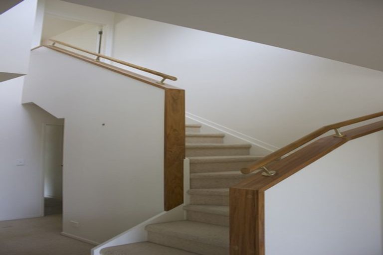 Photo of property in 15 Bushglen Court, Browns Bay, Auckland, 0630