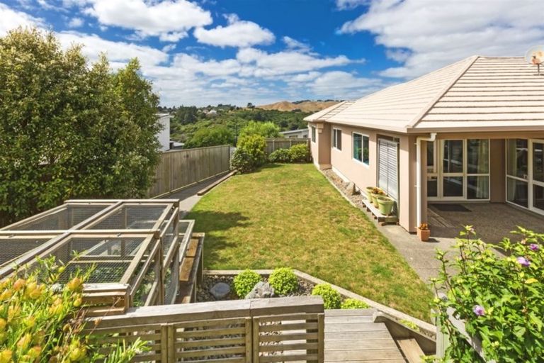 Photo of property in 4 Tongariro Drive, Aotea, Porirua, 5024