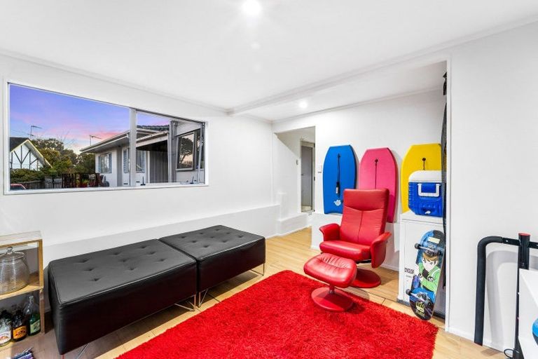 Photo of property in 327 Triangle Road, Massey, Auckland, 0614