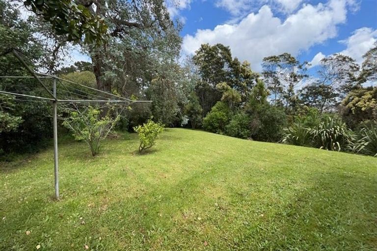 Photo of property in 10 Thomas Avenue, Te Atatu Peninsula, Auckland, 0610