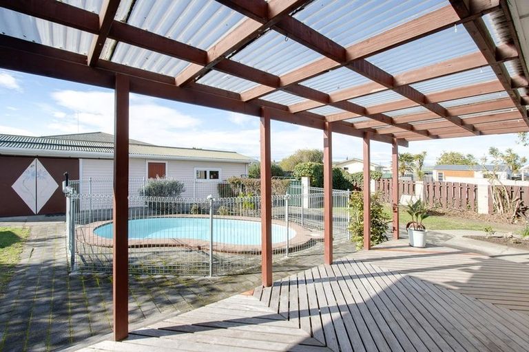 Photo of property in 17 Merton Crescent, Pirimai, Napier, 4112