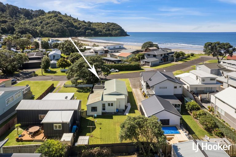 Photo of property in 13 Hinemoa Road, Waihi Beach, 3611