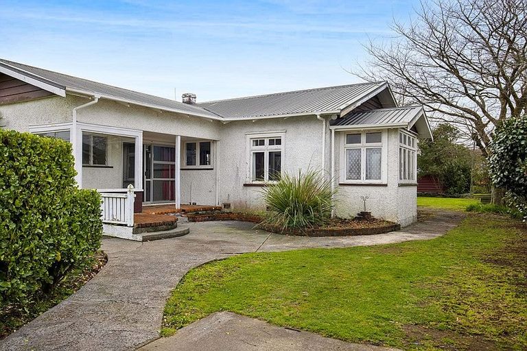 Photo of property in 22 Graham Street, Eltham, 4322