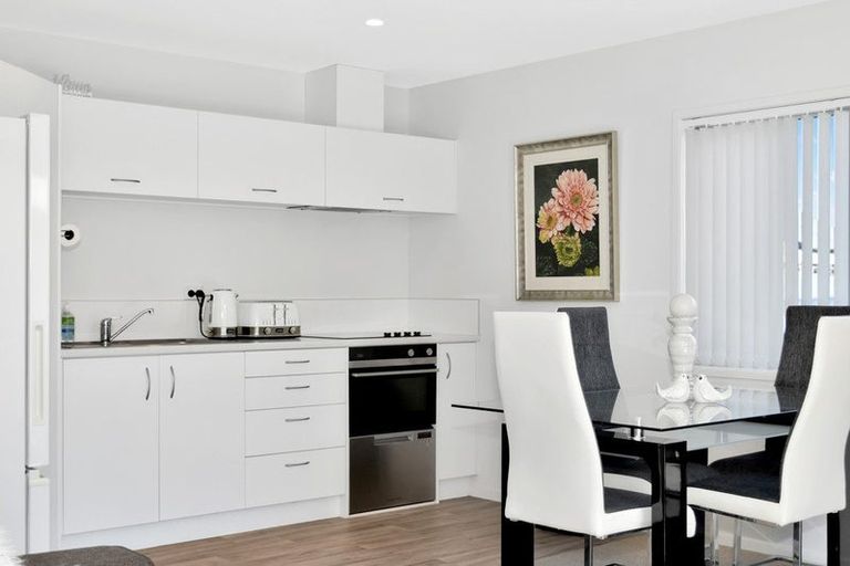 Photo of property in 11 Kamahi Crescent, Papamoa Beach, Papamoa, 3118