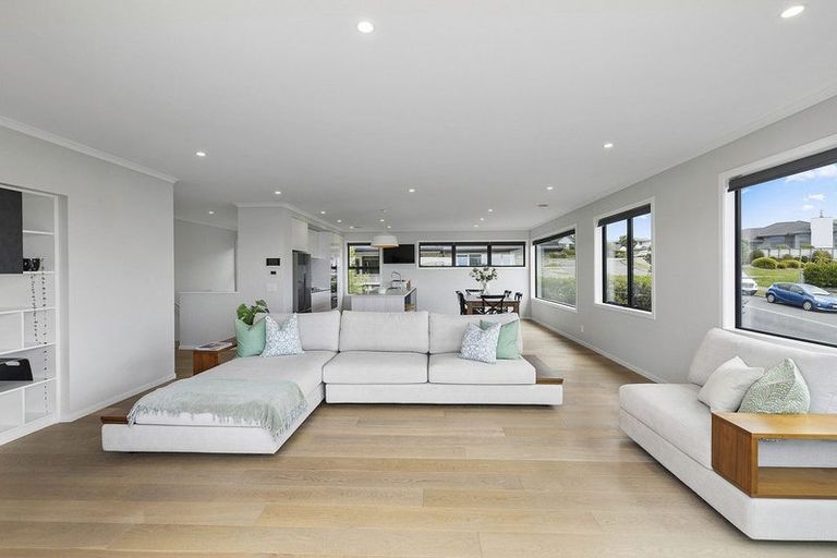 Photo of property in 29 John Burke Drive, Aotea, Porirua, 5024