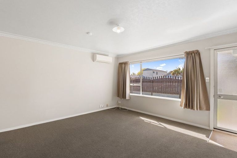 Photo of property in 4/372 Hereford Street, Linwood, Christchurch, 8011