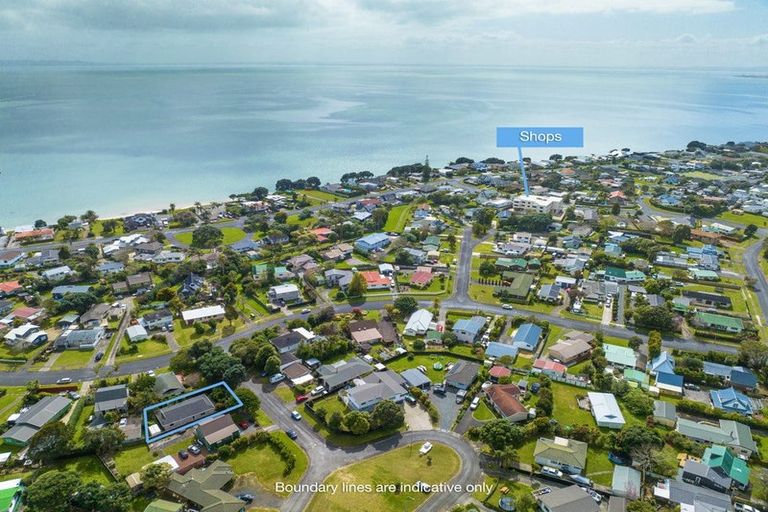 Photo of property in 22 Leaming Place, Clarks Beach, 2122