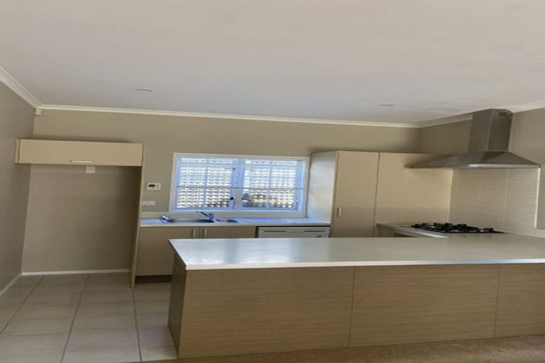 Photo of property in 40 Mulvaney Crescent, Henderson, Auckland, 0612