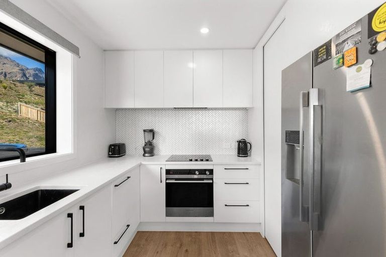 Photo of property in 31 Muster Road, Jacks Point, 9371