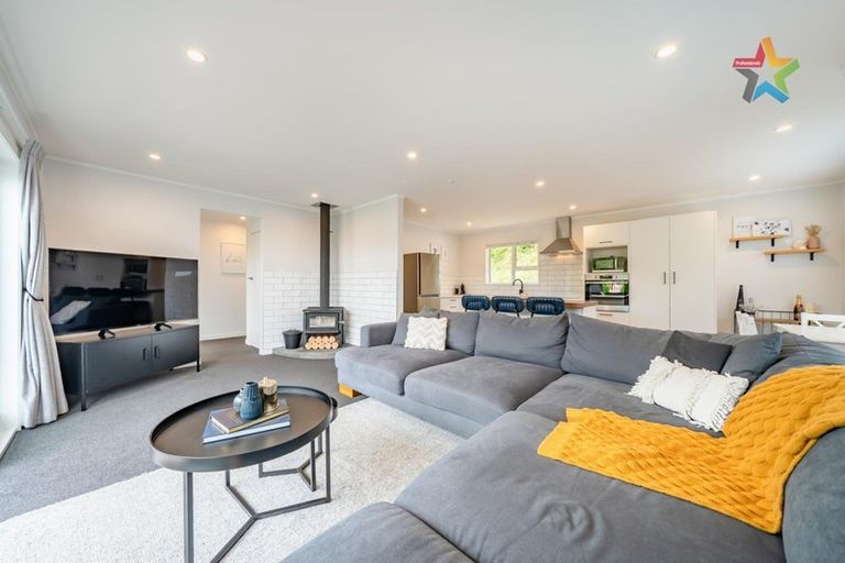 Photo of property in 38 Waipounamu Drive, Kelson, Lower Hutt, 5010