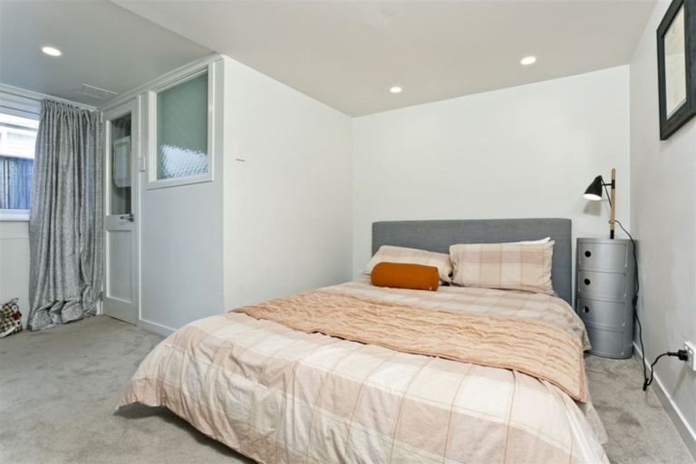 Photo of property in 102 Beach Road, Castor Bay, Auckland, 0620