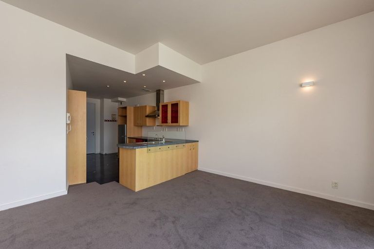 Photo of property in De Vere Apartments, 9/23 Tennyson Street, Te Aro, Wellington, 6011