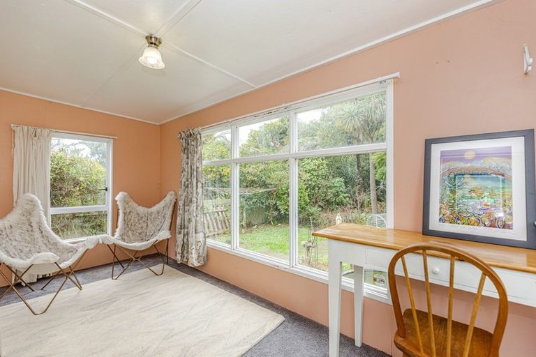 Photo of property in 16 Clapham Place, Whanganui East, Whanganui, 4500