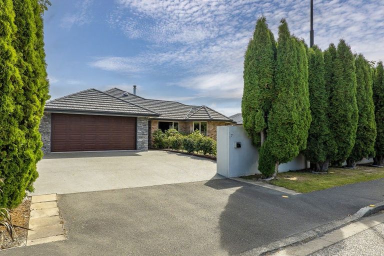 Photo of property in 7 Jarnac Boulevard, Yaldhurst, Christchurch, 8042