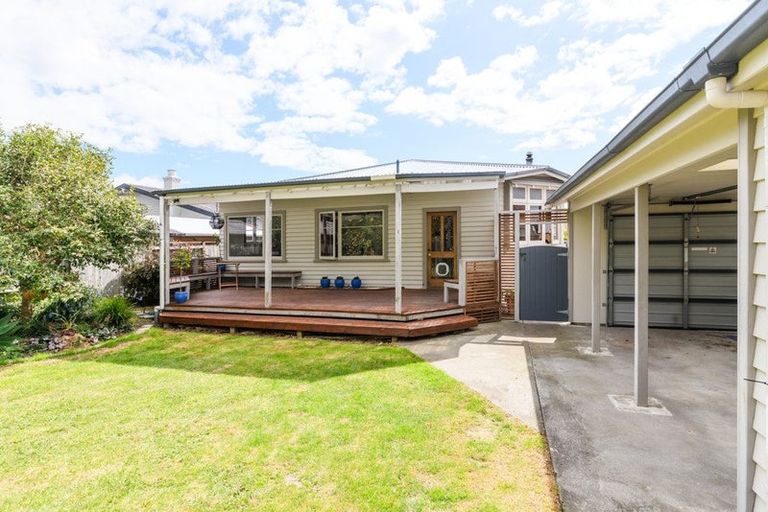 Photo of property in 15 Miro Street, Takaro, Palmerston North, 4410