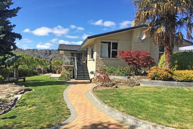 Photo of property in 3 Athenry Road, Bridge Hill, Alexandra, 9320