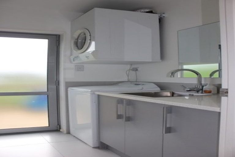 Photo of property in 7 Fern Court, Orewa, 0931