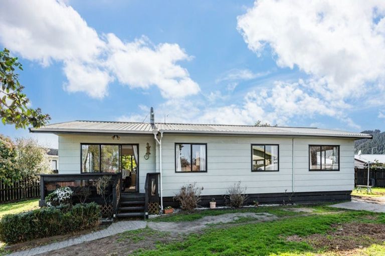 Photo of property in 14 Pukeko Street, Paraparaumu, 5032