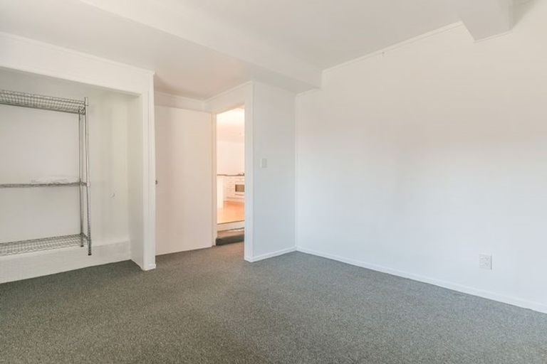 Photo of property in 9 Blacks Road, Greenhithe, Auckland, 0632