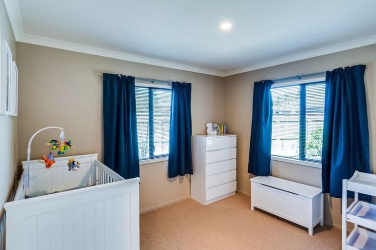 Photo of property in 128 Tait Drive, Greenmeadows, Napier, 4112