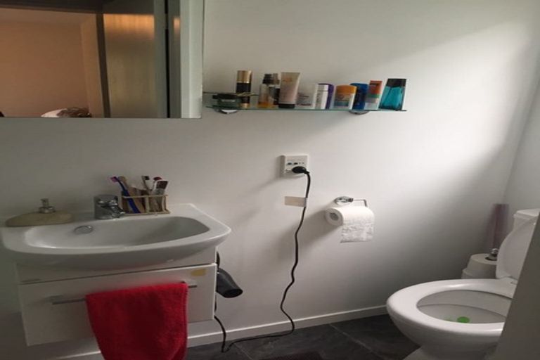 Photo of property in 2 Meadowcroft Grove, Johnsonville, Wellington, 6037