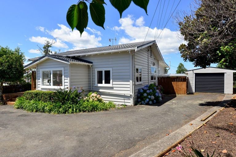Photo of property in 75 Tuhikaramea Road, Dinsdale, Hamilton, 3204