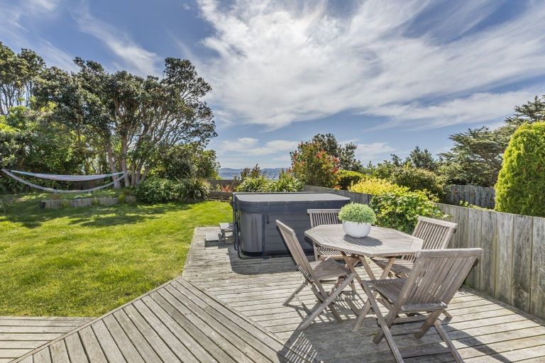 Photo of property in 72 Beacon Hill Road, Strathmore Park, Wellington, 6022