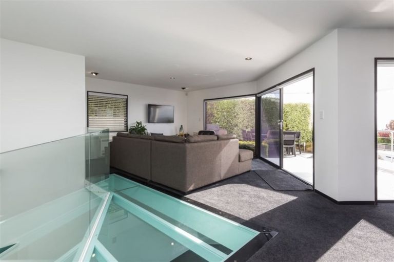 Photo of property in 2/31 Harry Ell Drive, Cashmere, Christchurch, 8022
