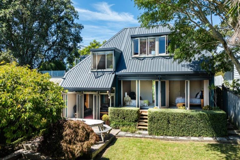 Photo of property in 6 Learmonth Avenue, Birkenhead, Auckland, 0626