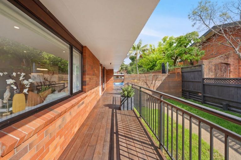 Photo of property in 5 Vintage Drive, Henderson, Auckland, 0612