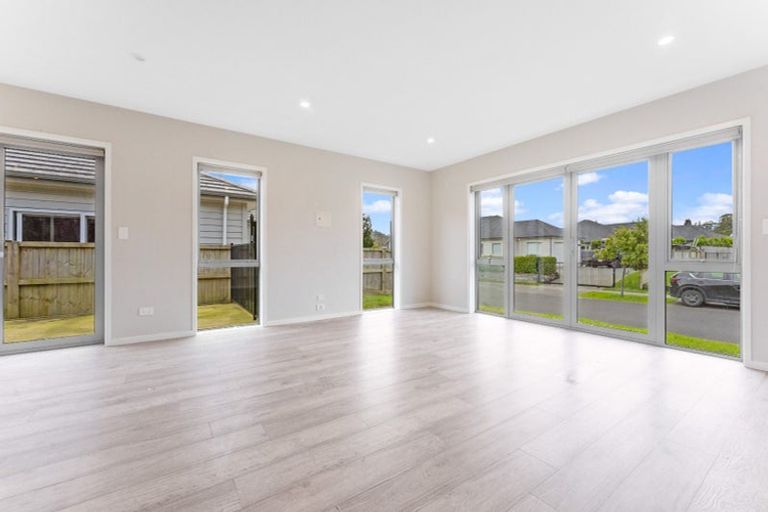 Photo of property in 6 Te Roera Place, Riverhead, 0820